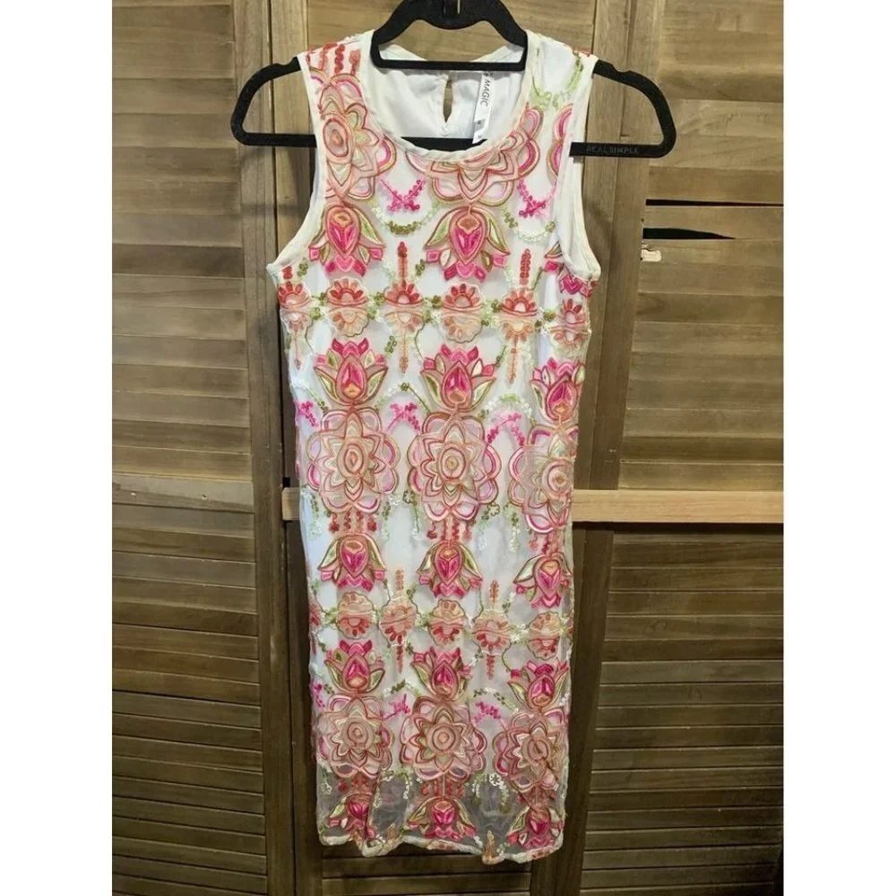 Magic Lined Embroidered Dress White Girls Size Medium